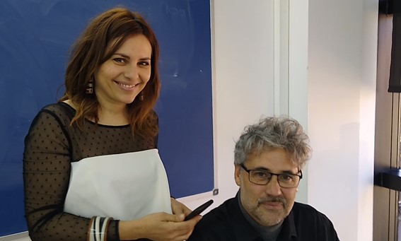 serrat_jordi's tweet photo. Brillant sessió dels periodistes Eva Perales i @PepBlay sobre l'art de fer pòdcasts, la frontera ficció-realitat i el somni del festival #Batecalmetavers #CatVers als estudiants de 1r de Comunicació Audiovisual de la @UVic_FEC https://t.co/i6rVeOyUUl