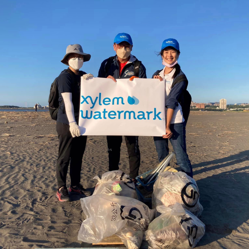 Xylem's tweet photo. 15,600 of our employees from 56 countries volunteered 157,000 hours to solve #water challenges. This included dedicating thousands of hours to relief efforts in Ukraine and South Africa. Learn more: https://t.co/v5ASM1EoCS #LetsSolveWater #XylemWatermark @XylemWatermark