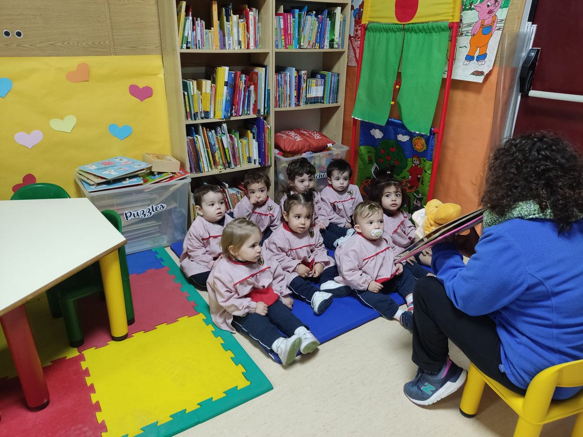 ElValle_III's tweet photo. Nos encantan los #cuentos. Disfrutamos del momento #lectura 📖
#educacióninfantil #proyectoalejandría #proyectolector #proyectoeducativo #colegiodemadrid #educación #elvalle https://t.co/oOSZEXGMi7