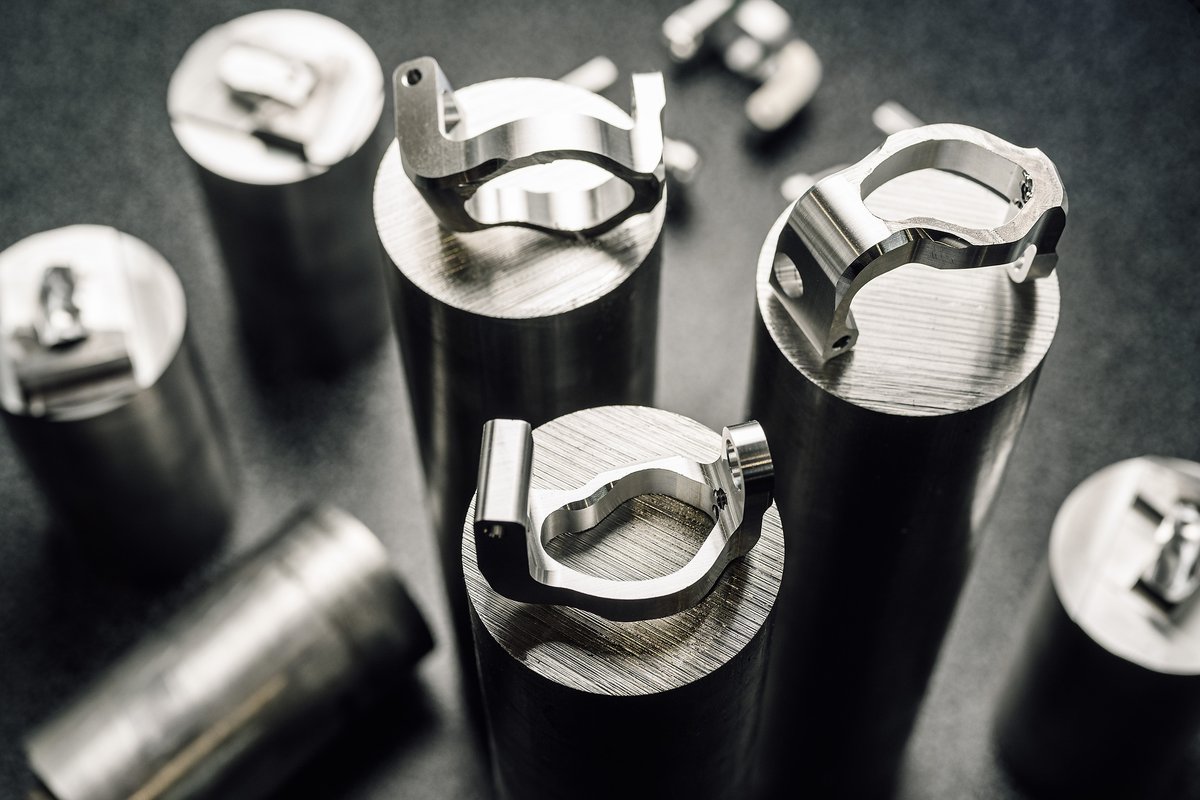 TeamXRAY's tweet photo. XB8 Alu C-Hubs in production. How it is made. 100% Made in Europe. 100% Made by XRAY. #HowItIsMade #XRAY https://t.co/rZ7G2rBoGi