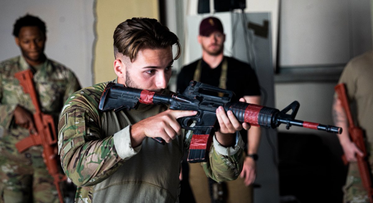 USAFCENT's tweet image. Last week, Force Protection Airmen at the @380AEW participated in #combatives training with the @USArmy Maneuver Advisor Team 6121, who provided room clearing, advanced baton, Tactical Combat Casualty Care, and reloading training.

@USCENTCOM | #PartnerForStrength | #Prevail