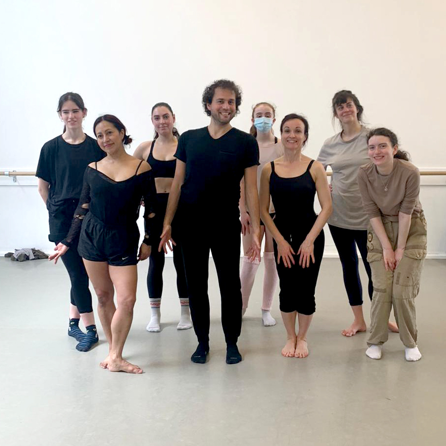 EastCoastDanceA's tweet photo. WSL is a yearly event that celebrates the art of Dance in all its forms: training, performance, screendance, discussion and craft with particular emphasis on film and live dance.
-
@_rafael_molina at the Graham For Europe intensive 2022. #wsl2023 #wsl #grahamforeurope https://t.co/Ceq7LH1LIt