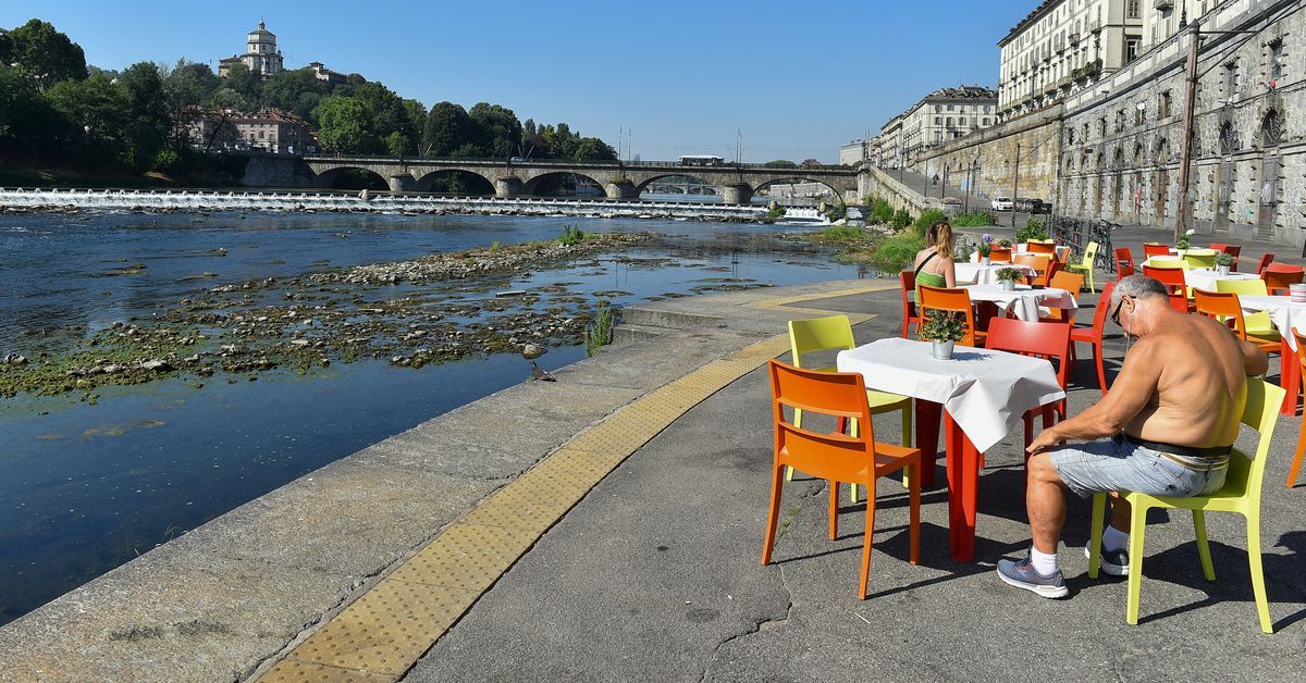 Italy faces new drought alert as Venice canals run dry reut.rs/41cMyMY