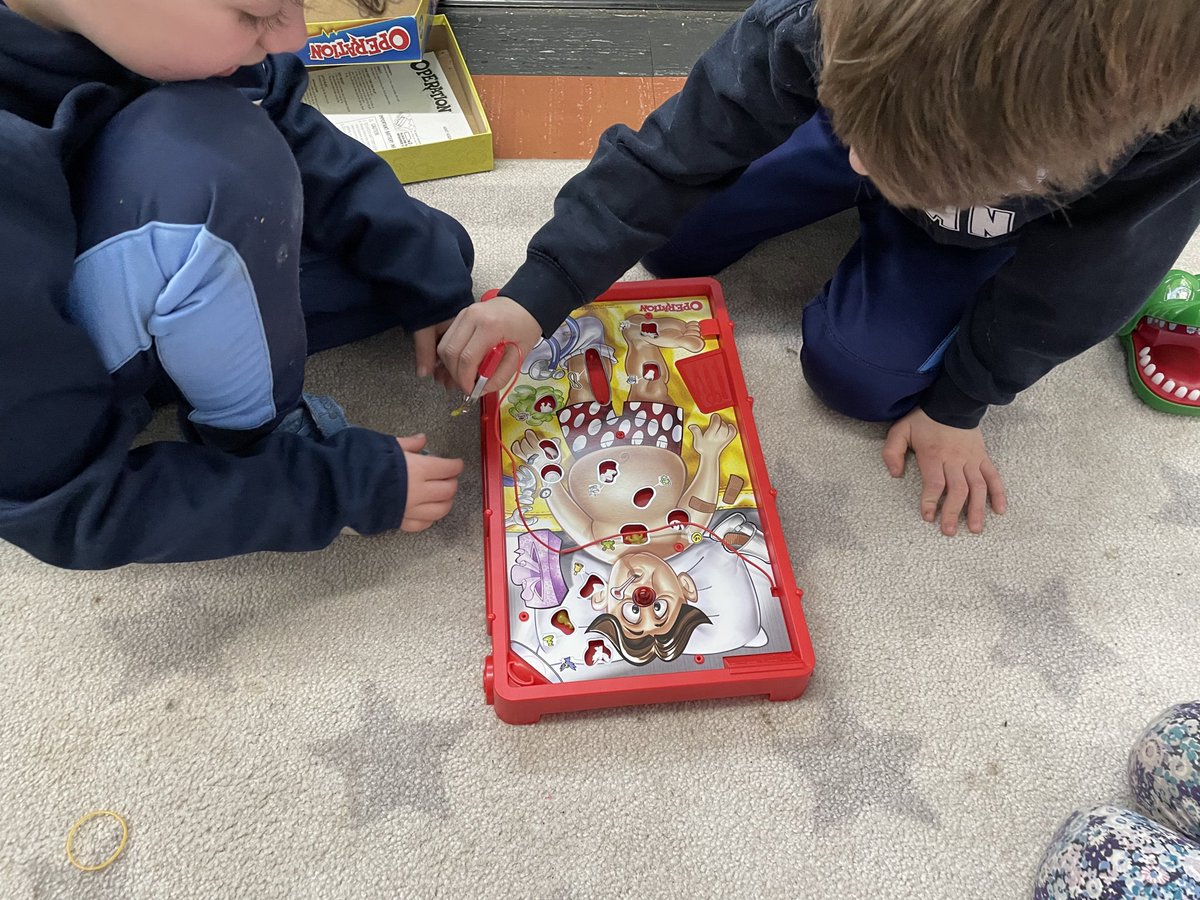 mrsbowesteaches's tweet photo. Cashing in on our class reward points for an afternoon of games. Students brought in games from home to share with their peers. What a great opportunity to practice explaining instructions, turn taking, cooperation and dealing with winning and losing. #gameday #classpoints https://t.co/cP861tAOP0