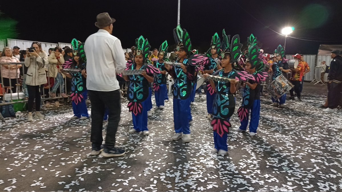 HernanOre1's tweet photo. Con un gran cierre a cargo de Mario Pereyra finalizó la 2da noche de Carnaval junto a las comparsas que dieron un increíble show. 👏
Los esperamos esta noche para la premiación 👍 https://t.co/FHDMxvEfIi