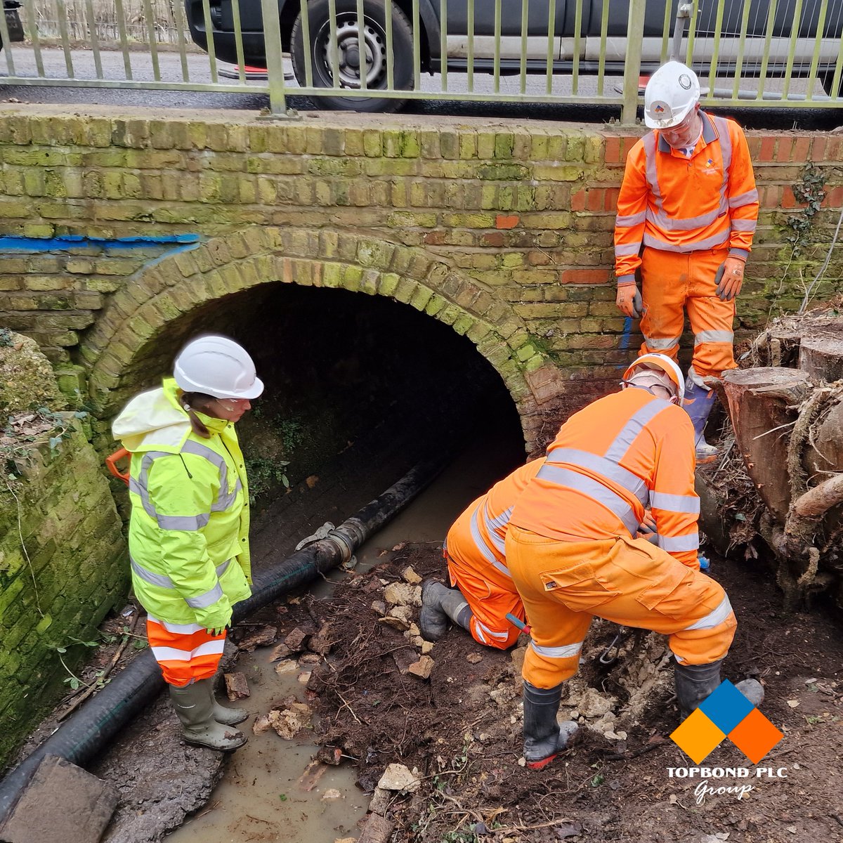 Whilst demolishing an old Culvert our Suffolk division came across a nest of Newts. Works were halted and an exclusion zone was set up to protect them.

We saved approximately 50 newts and safely relocated them to the newly constructed Hibernaculum.

#civilengineering  #ecology
