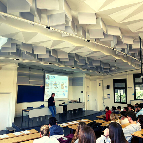 AQPEorg's tweet photo. Hemos estado en la @eseiaat_upc explicando la certificación #ProfesionalEngineer, la práctica de la #Ingeniería y las competencias profesionales que más se valoran en el mundo laboral

Gracias por la oportunidad de explicarnos a los alumnos y alumnas de la escuela! https://t.co/13dGR05GRJ