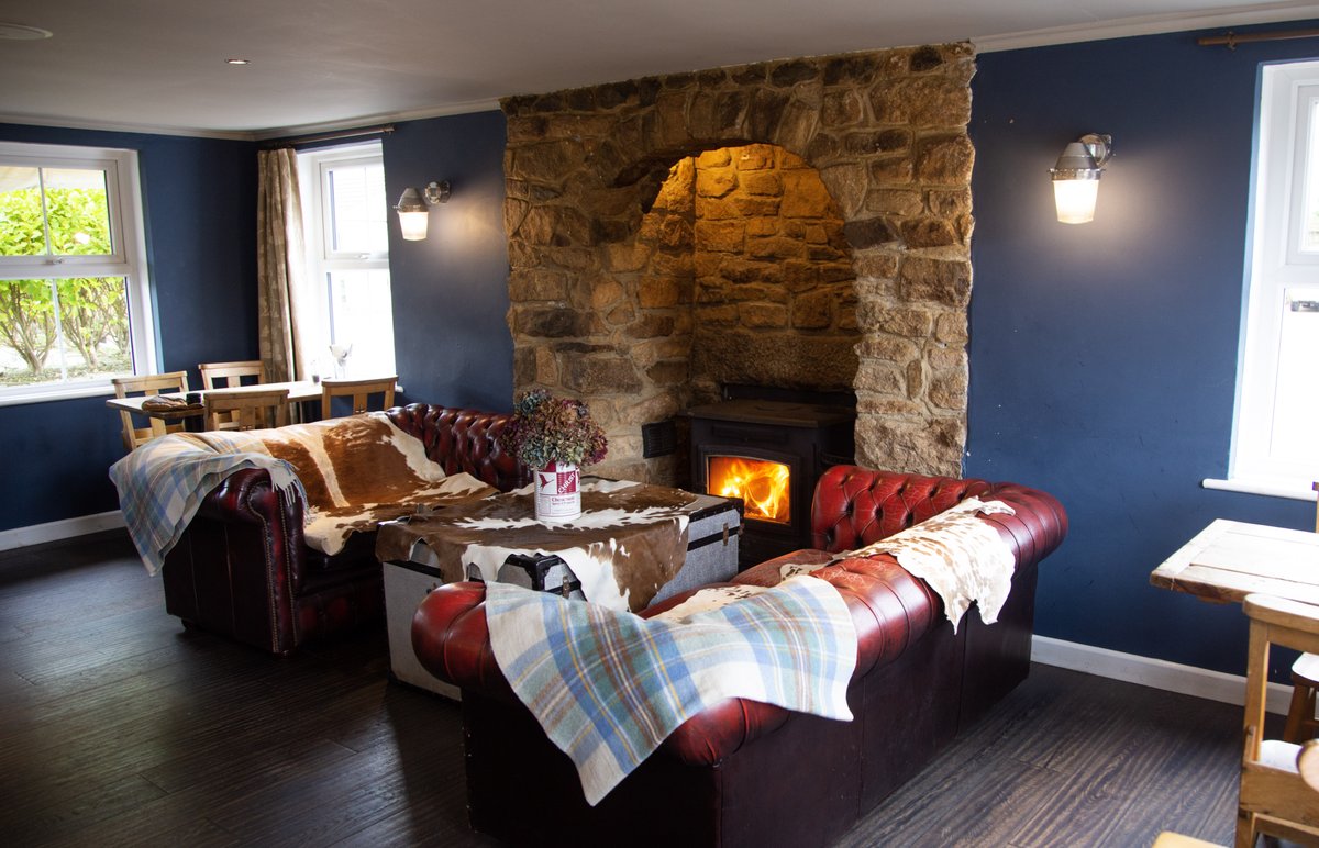 ThePacketInn's tweet photo. Tired of staring at the same four walls? We’re open for drinks tonight – come and put the world to rights round ours instead! Open from 5.30. 🍷
#packetinn #cornishpubs #cosypubs #westcornwall https://t.co/TnkwugVxyV