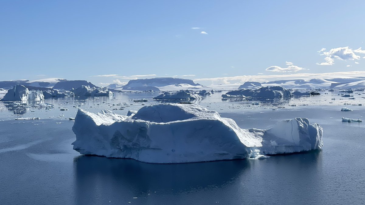 BAS_News's tweet image. Today the #SDAScience expedition is being treated to a rare opportunity to travel through the Prince Gustav Channel, named after the prince of Sweden by Otto Nordenskiöld of the Swedish Antarctic Expedition. Stunning scenery between an extinct volcano &amp;amp; the Antarctic Peninsula!