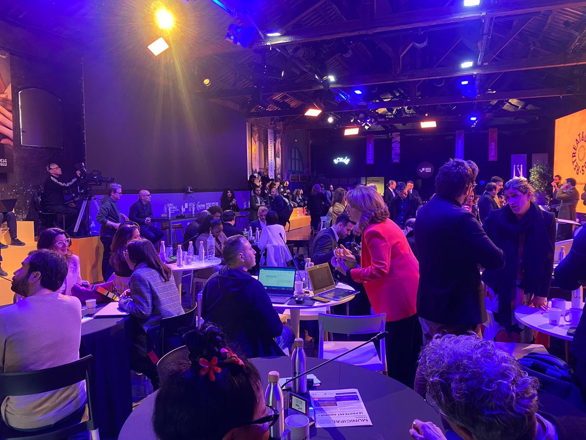UResilienceHub's tweet photo. So excited to be here with old & new friends at #UCLGmeets.
💬 “We meet because the strength of the municipal movement will secure a better future for all of humanity” @unhabitat @uresiliencehub happy to join the “we”.
We #MoveToResilience & implement the #NewUrbanAgenda https://t.co/I2ZQ2n0ohw