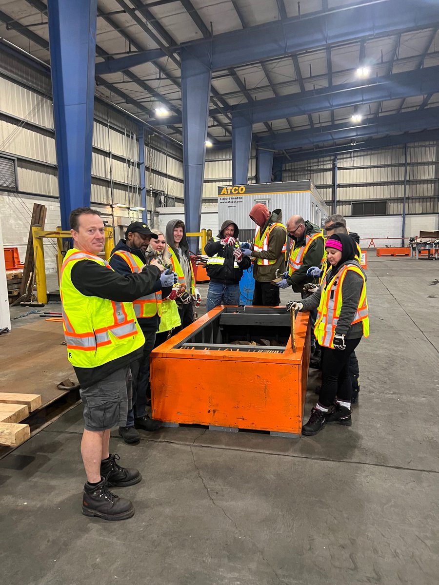 SukiHache's tweet photo. Very proud to have partnered with ILWU Local 502 to recruit 197 new Longshore employees to move Canada’s Cargo through the Port of Vancouver.  A big shout-out to the ILWU trainers for their professional instruction to new recruits teaching them to work together, and stay safe. https://t.co/Ghjpx2PGgn