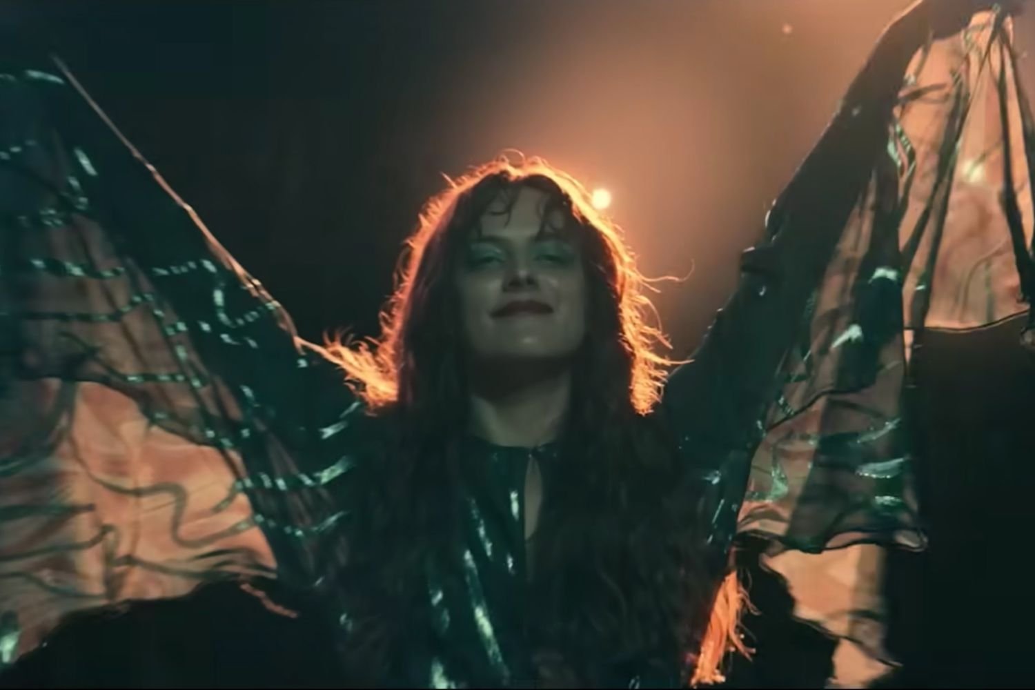 Meredith loftus on twitter riley keough is magnetic as daisy jones