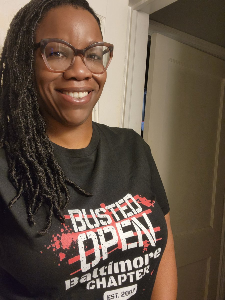 Day 2️⃣2️⃣ of the #BOShirtChallenge Finally I can rep the Baltimore Chapter of the Busted Open Nation🔥🔥🔥

#YourFavoriteDetective 

@BustedOpenRadio