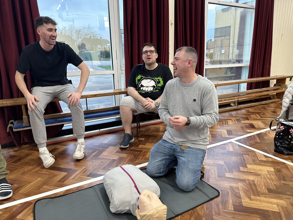 Many thanks to Dean from @AidFas for a highly insightful day of #firstaid training to all the staff @stbedes_roth Educational and entertaining - very useful and possibly lifesaving knowledge ⛑️