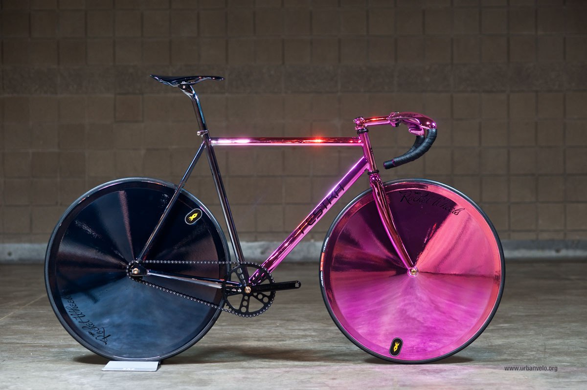 BLblog's tweet photo. Festka track bike. Bright, bold and attracting attention from everywhere.
#festka #bicycle #bicycles #bicycling #bicyclelife #bicyclelove https://t.co/MNamoVzB63