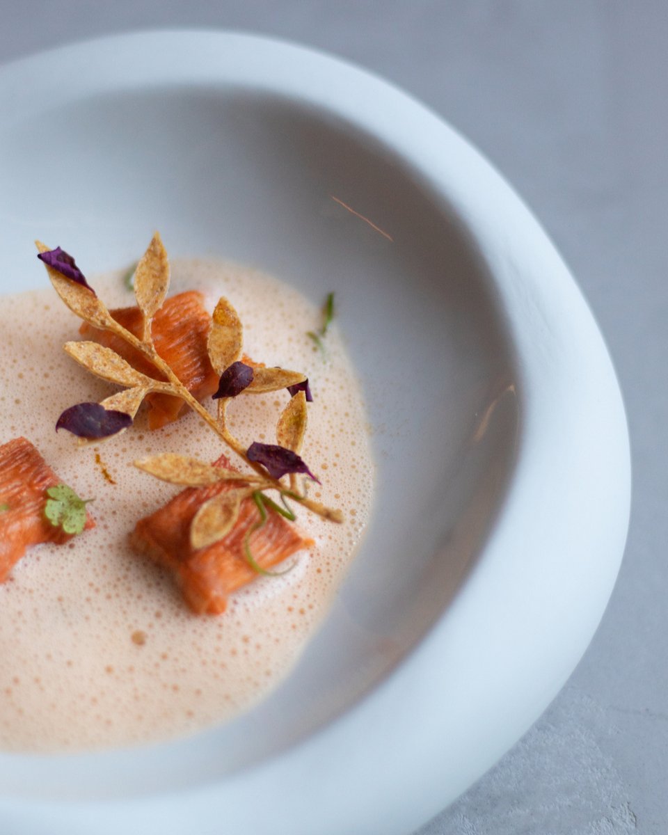 DaTerra_London's tweet photo. Carabineros prawns
Palm hearts / Sourdough starter /Tomato vodka
.
.
.
@michelinguide @rafacagali #rafaelcagali #2MICHELINStars #michelinlondon #finedining #atthepass #cheflife #eastlondonrestaurant #townhallhotel #chefsofinstagram #finedininglovers #daterra #daterrarestaurant https://t.co/ELRFO5Ipwn