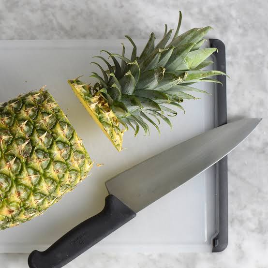 Nig_Farmer's tweet photo. #NaijaFarmerTips

Your Pine-Apple can ripe while in the house even when it's not ready to be consumed &amp; go bad

You can preserve your Pine-Apple by cutting off the stalk &amp; placing it face down

It will stay fresh, won't ripe nor spoil for almost a week.

Tested 💯 https://t.co/qdz9UinH44