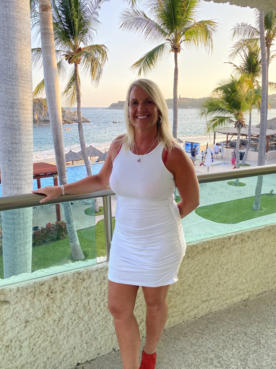 Happy Birthday to the most most beautiful, kind, caring compassionate woman in the world. The boys and I are incredibly blessed &amp; fortunate to have you in our lives. I hope ⁦<a href="/coraleedutchak/">Coralee</a>⁩ that you have the best birthday. Love ya my girl!!