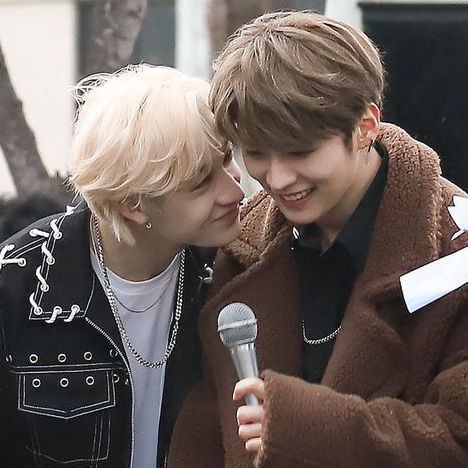 httaee's tweet photo. se tu me cativas ( stmc )
    🧸📚 minchan au

durante a madrugada minho decide desabafar na dm do idol favorito de seu irmão, completamente afundado em sua própria mente e sem pedir nenhuma resposta do outro. 
mas bangchan se encanta pelo amor que aquele homem tem por palavras. https://t.co/XyXJDZ3Mrv