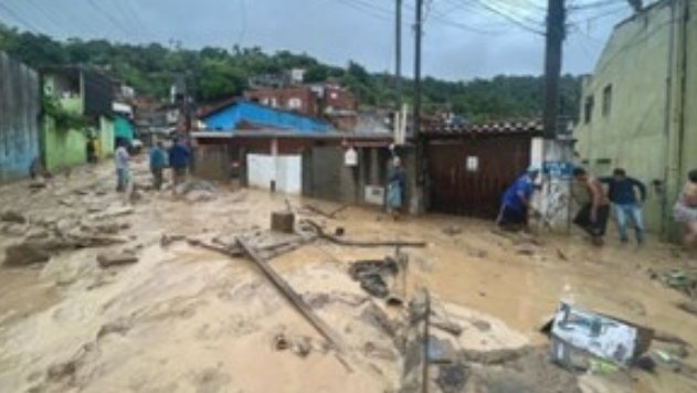 #Internacional Brasil: al menos 19 muertos por fuertes lluvias
m.facebook.com/story.php?stor…