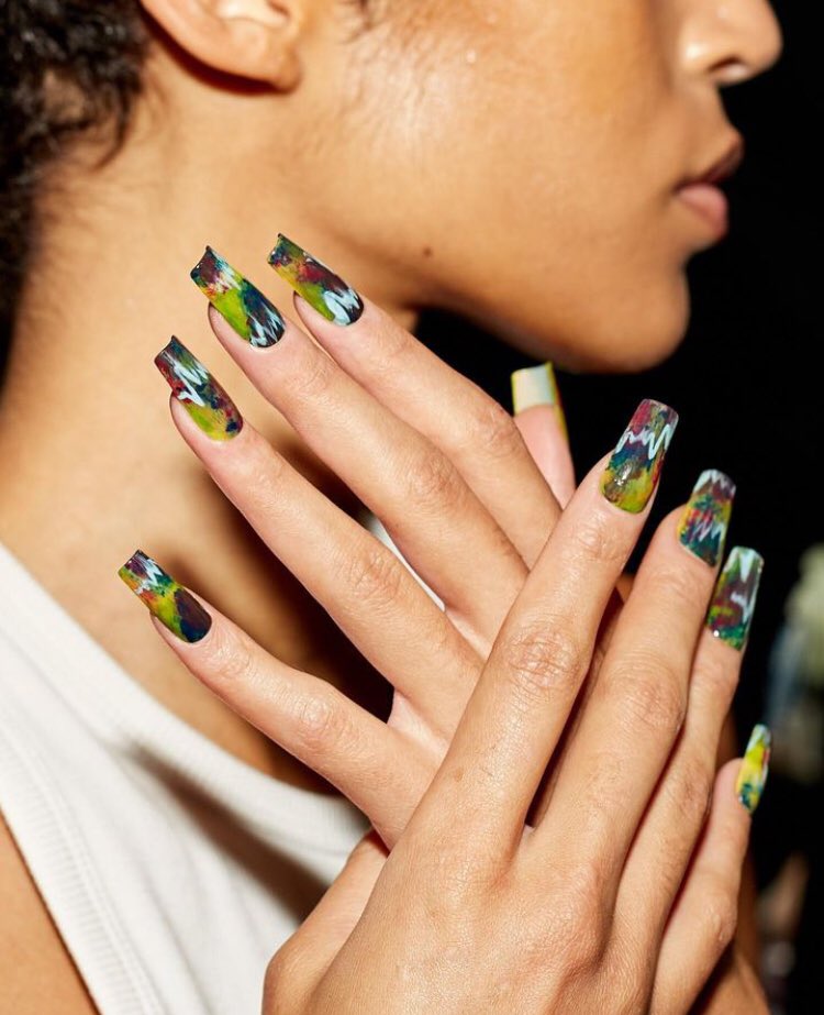 pleasingbyharry's tweet image. “What would the soundtrack to my life look like?”

 […] At the collection’s debut during London Fashion Week, nail artist @/ amaquashie created a series of patterned nail looks reminiscent of sound waves using a range of polishes from Pleasing.
 
Pleasing via instagram