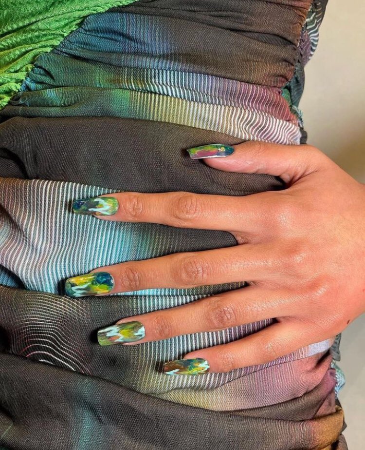 pleasingbyharry's tweet image. “What would the soundtrack to my life look like?”

 […] At the collection’s debut during London Fashion Week, nail artist @/ amaquashie created a series of patterned nail looks reminiscent of sound waves using a range of polishes from Pleasing.
 
Pleasing via instagram