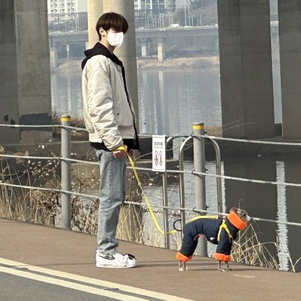jiwoongiez's tweet photo. first of all, the fact that this is his dog, and he named him eumppappa https://t.co/nu2C3r0x2c