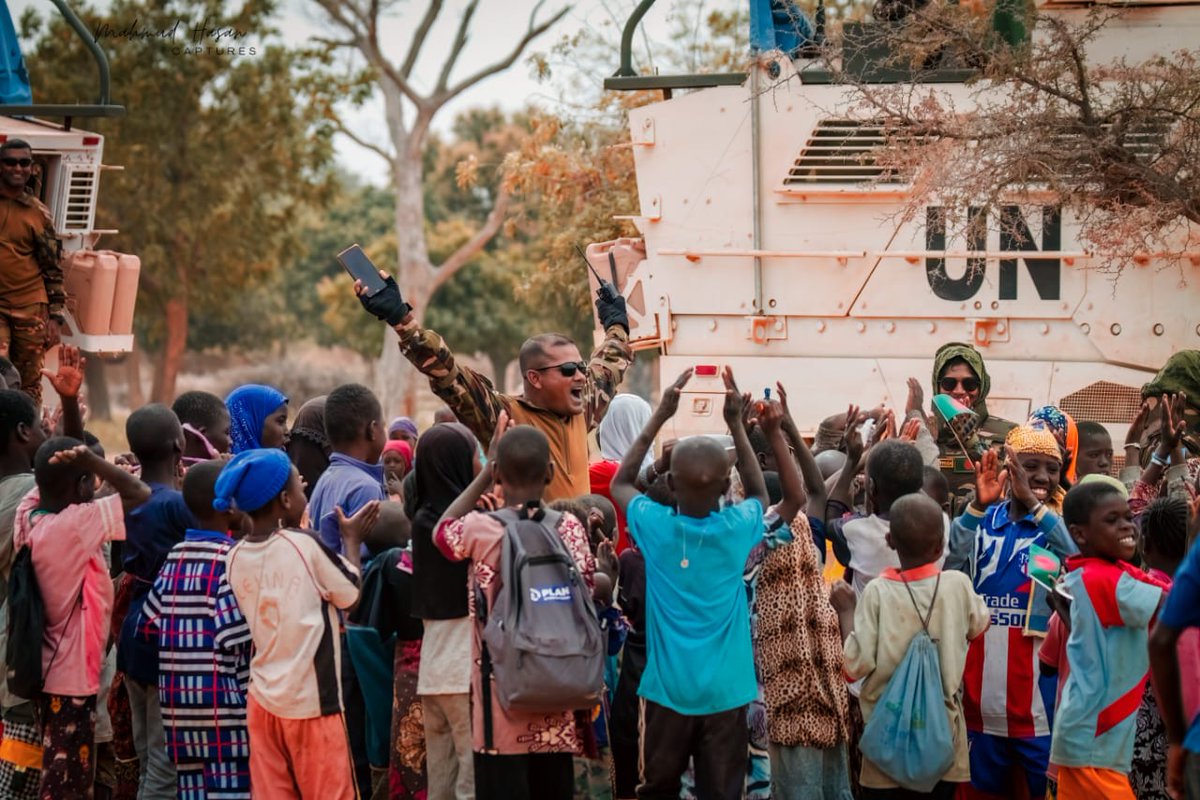 DFC_MINUSMA's tweet photo. I am proud of our #Bangladesh #Peacekeepers for their community engagement and tireless efforts to protect civilians in the region of #Mopti  in the framework of @MINUSMA mandate to deter any physical violence against Malians.  #A4P @BangladeshUN1 
@UNPeacekeeping https://t.co/faMnccPP6P