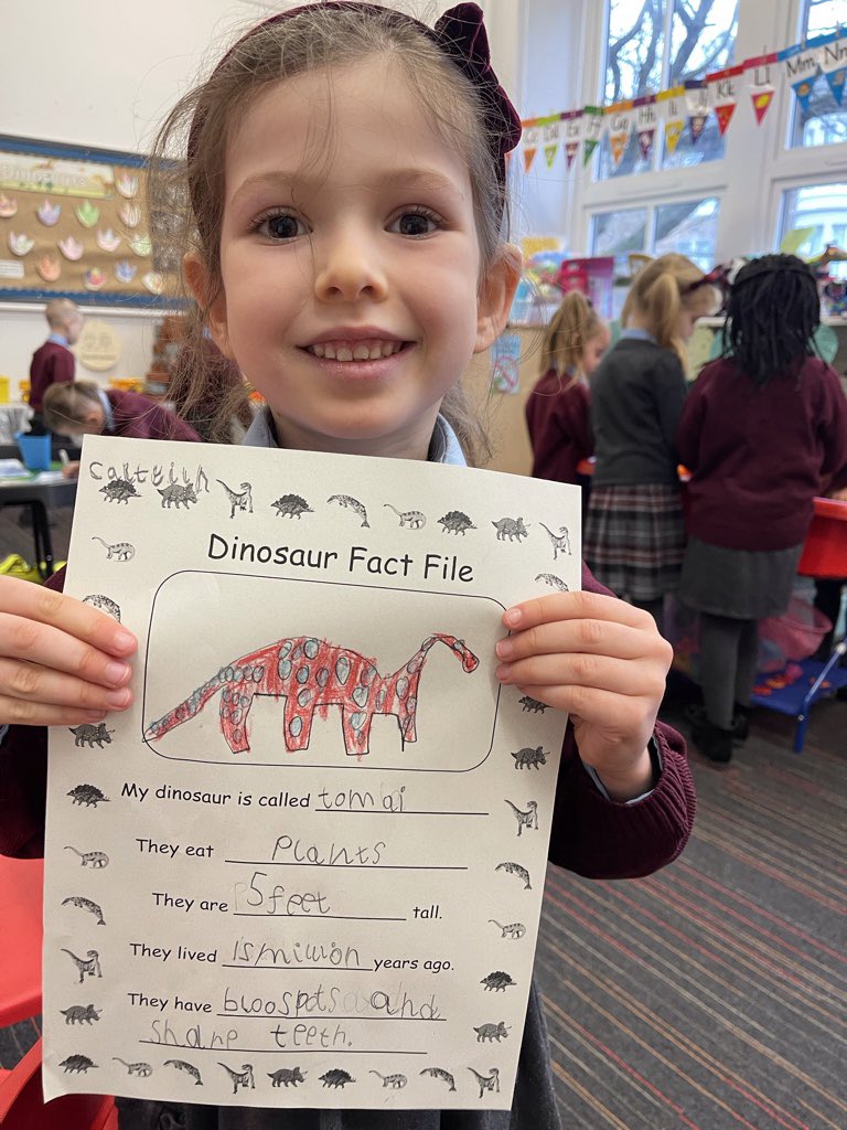 StCharlesGla's tweet photo. Our Primary 1 #Palaeontologists have been learning all about #Dinosaurs and today the children were learning how to write a #FactFile. #FunctionalWriting #DonosaurFacts #LearningThroughPlay @PPGlasgow @literacyfor_ALL https://t.co/Z0cgNkdEjs