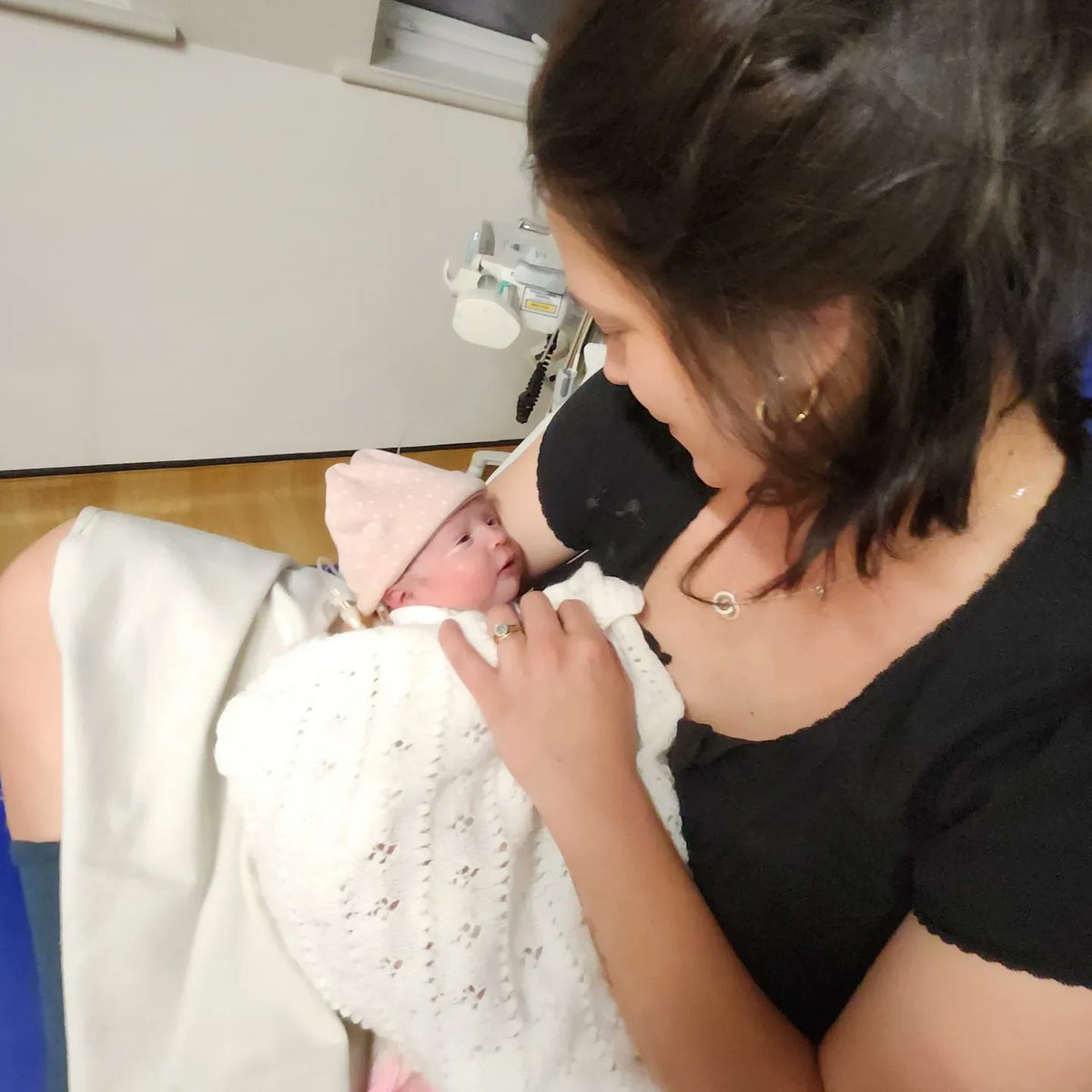 Ivan_berry's tweet image. A month earlier than expected, but still healthy and happy and we&apos;re totally besotted.  

Welcome to the world Ella Berry. 🥰❤👶