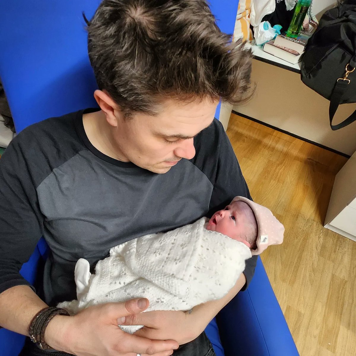 Ivan_berry's tweet image. A month earlier than expected, but still healthy and happy and we&apos;re totally besotted.  

Welcome to the world Ella Berry. 🥰❤👶