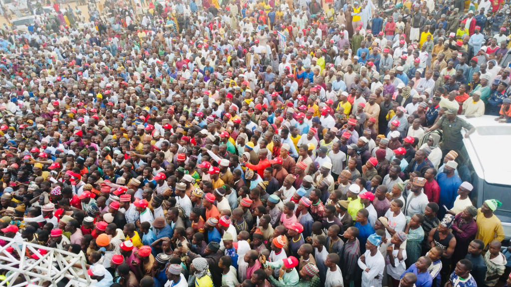 KwankwasoRM's tweet photo. Today, the good people of Funtua Local Government in Katsina State received us with the biggest statement of support and solidarity. 

The next number of days promise to be exciting, and Funtua was an excellent start! - RMK https://t.co/EAwUY8Pg7l