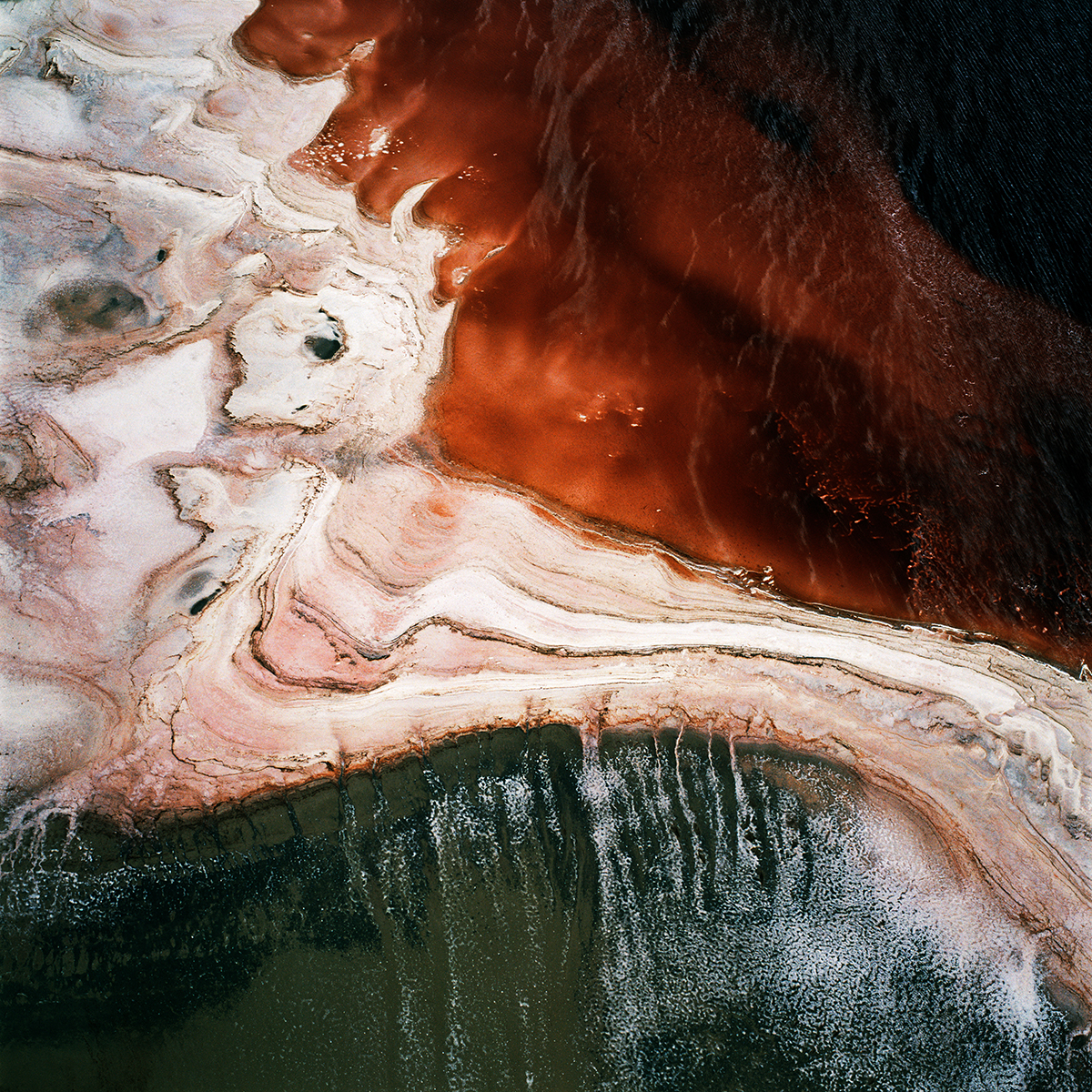 For over 20 years, David Maisel has been capturing awe-inspiring aerial shots of environmentally impacted landscapes. His unaltered large-format photos reveal worlds that are alien, surreal, terrifying and beautiful.

@davidmaisel1 | Terminal Mirage