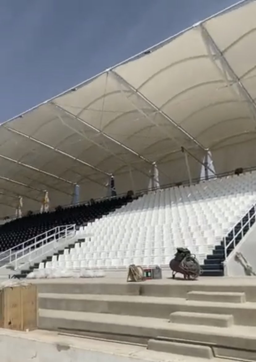 Shabab1World's tweet photo. 🚨🚨🚨🚨 : 

• بدء تركيب المقاعد في مدرجات ملعب نادي #الشباب 👏 https://t.co/VdxKJWK8th