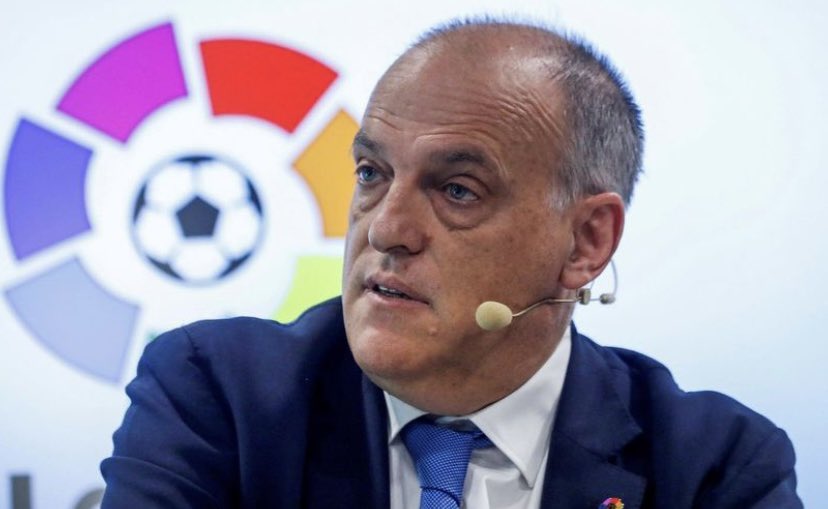 OFFSIDEpodcasts's tweet photo. 🗣️ “Creo que Laporta debería dimitir” 

Son las palabras de Tebas, hacia el presidente culé sobre el #barcagate. 

🗣️ “ha hecho alguna declaración superficial” 

Laporta debería explicar lo bien, dice el presidente de La Liga, Tebas. Que le gustaría que el tema se aclarase. https://t.co/nkaBylTkA3