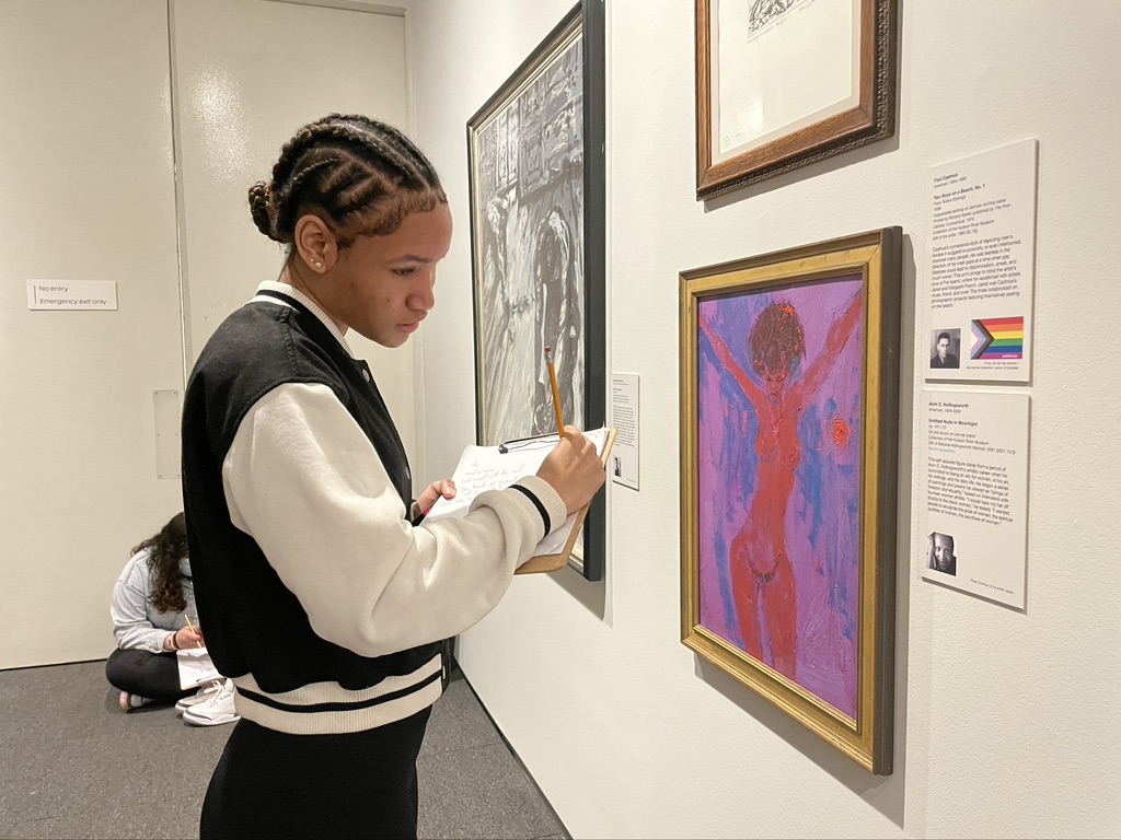 It’s #MuseumEdMonday! Last week, teaching artist Audry Funk worked with 27 eighth-grade multilingual learners from Enrico Fermi School. 

#MultilingualLearning #EnricoFermiSchool #AudryFunk #YonkersPublicSchools #MuseumEducation #MuseumLearning @YonkersSchools