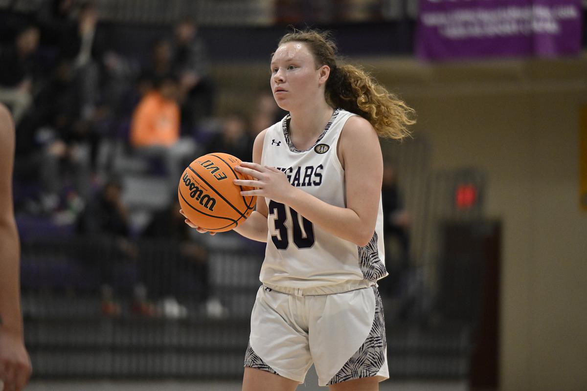 Another week, another <a href="/PAC_Athletics/">Presidents’ Athletic Conference</a> Newcomer of the Week award for first year guard Hannah Chenault! Hannah averaged 16pts, 4reb, 2.5stls &amp; 1asst in a pair of Cougar wins! Her hot shooting this season shined bright last week as she went 8-16 from 3pt ⭐️⭐️😈😈