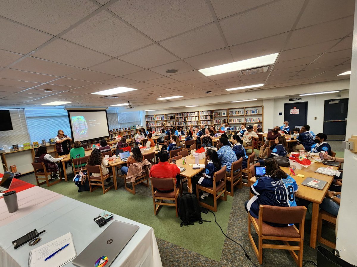 michaelduran's tweet photo. Great morning session on SEL @JaneLongFutures !! Working on trauma-informed teaching best practices.  Thank you!  @mcastle_bell @JoeChandlerHISD @HoustonISD #SEL #SocialEmotionalLearning It's a great day to be a JLA Longhorn! https://t.co/fdQFwbGI8q