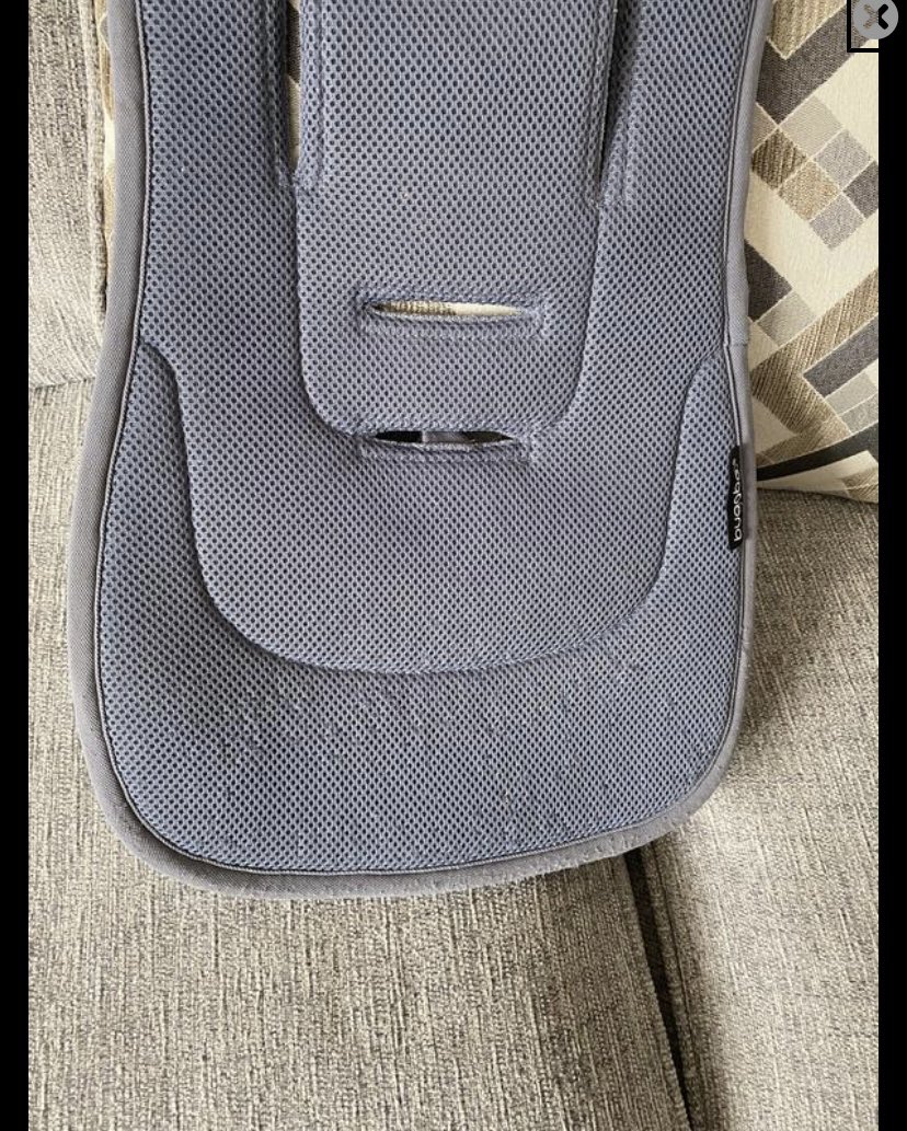 Starblu100's tweet photo. @Bugaboo is there a current fix/replacement of the new bugaboo butterfly’s seat liner. Are alternatives being provided or offers being given since this issue must of course be known by yourselves? New better quality seat liners must a minor fix🤷🏾‍♀️ https://t.co/zp1wJCw1Vd