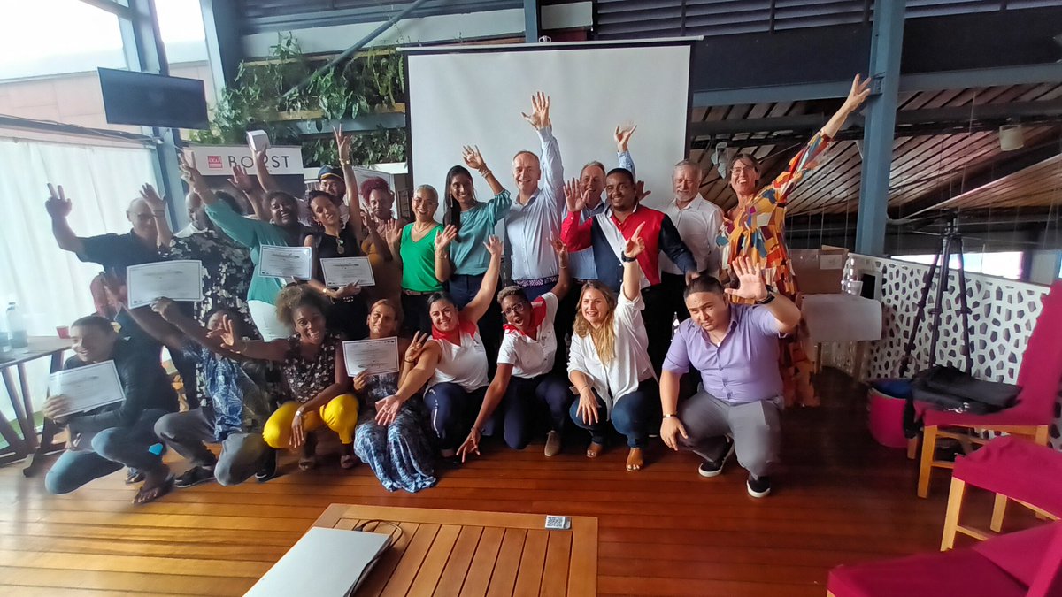 NicolasTruelle's tweet photo. Très fier et heureux de participer à la remise de diplôme des jeunes accompagnés par le dispositif Boost Insertion #StBenoit #LaRéunion en présence des représentants de la mairie, du conseil départemental et de la mission locale ! https://t.co/kOzY2aKOXV