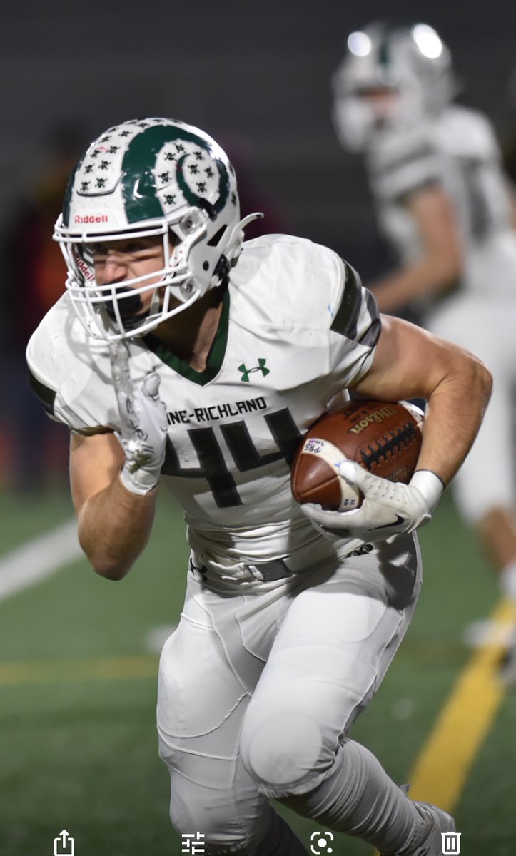 Ethan Pillar (@ethanpillar) on Twitter photo hudl.com/video/3/414751…
WPIAL and State Champion
All State/All Conference RB
PR Underclassmen Award 
1309 yards/16 TDs hudl.com/video/3/414751…
WPIAL and State Champion
All State/All Conference RB
PR Underclassmen Award 
1309 yards/16 TDs