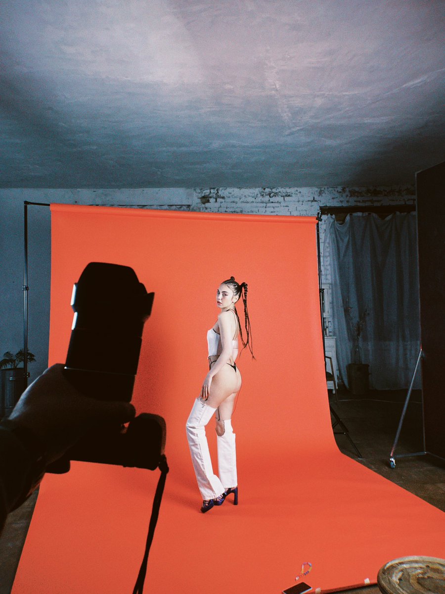 олег tweet media