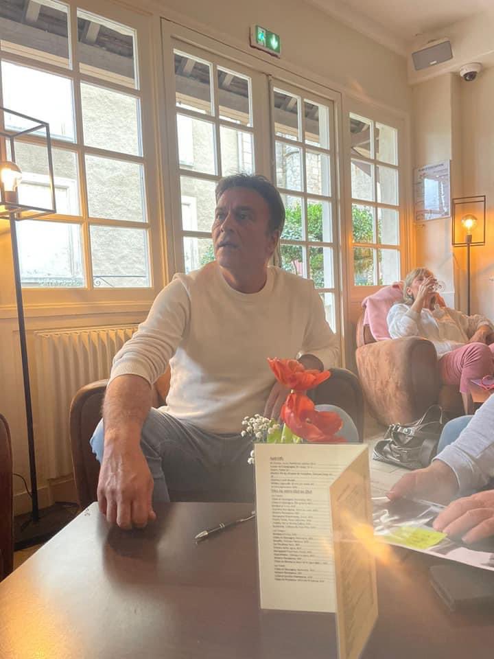 😉Un vrai plaisir de retrouver #tonycarreira à #Dourdan.

Des échanges sur nos projets  pour l'amitié Franco-portugaise🇨🇵🇵🇹

🙏Merci a l'homme l'ombre José Antunes et mon collègue David Gomes  Maire-adjoint de la ville de La Chapelle-Saint-Mesmin