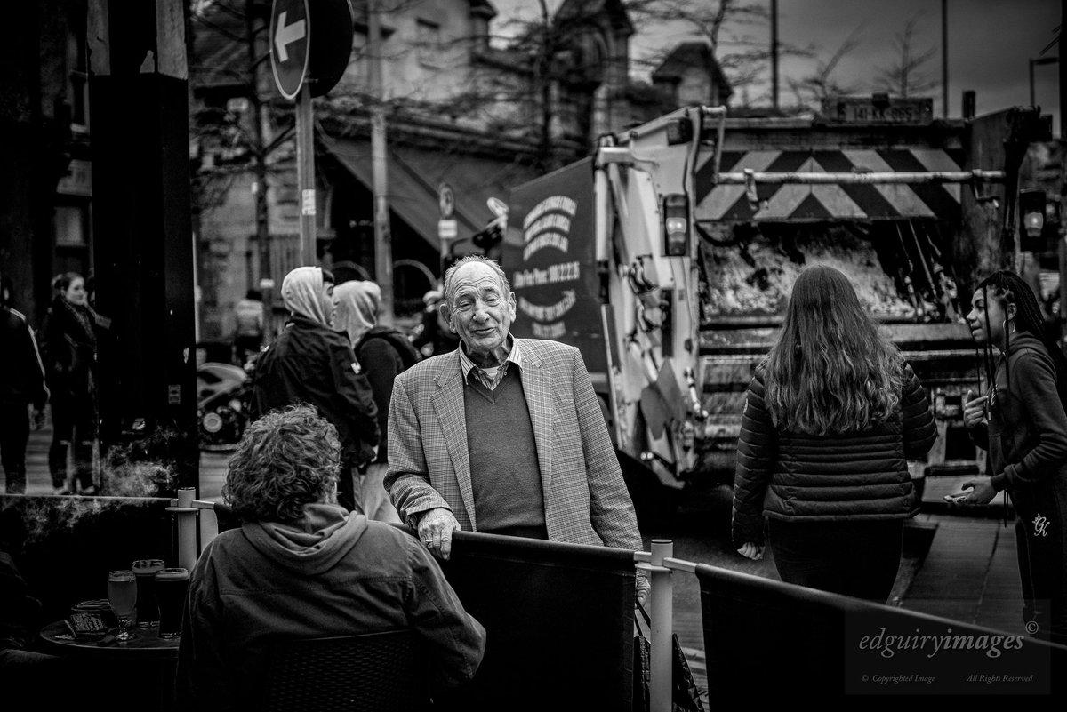 edmund_guiry's tweet photo. #CorkCity #TheRoundy #streetphotography @thephotohour @pure_cork @purecork #blackandwhitephotography A Bit of "Refeened Conversation" at the "Roundy" https://t.co/7H4wes128s