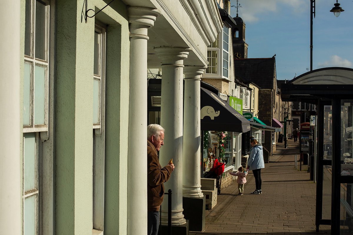 MarkHawkns's tweet photo. Cowbridge. A sunny Sunday morning cycle.
https://t.co/oDkNwaTpWf
#Cowbridge
#streetphotography
#valeofglamorgan https://t.co/BX5Lh7lgEo