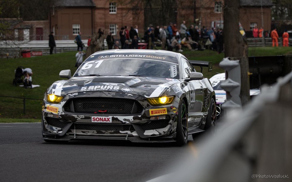 PhotoWodUK's tweet photo. Welcome to #mustangmonday from Jamaica. 🤙🏻
#academymotorsport #mustang #fordperformance #mattcowley #marcosignoretti #musclegun #tengtools #5spurs
#britishgtfans #britishgt #msv #sro #britishgtchampionship #motorsport #gt4 #GTRacing #no #photowoduk #jamaica #redstripe #chilled https://t.co/b7TAYur6bD
