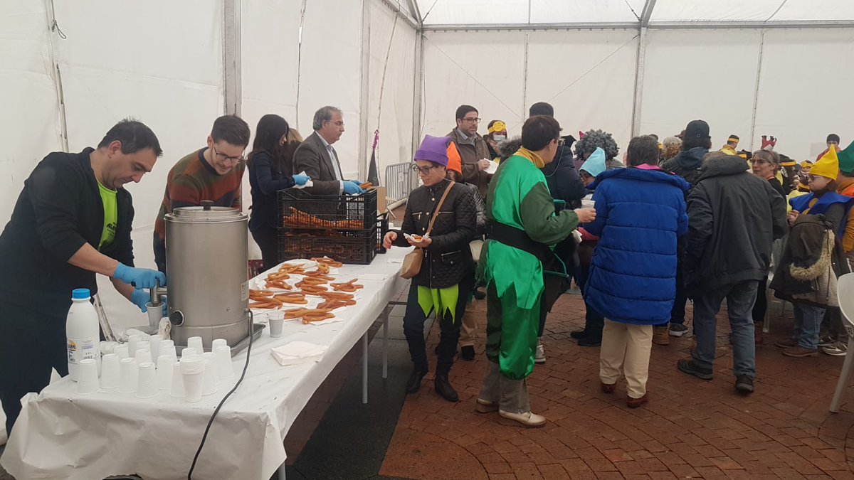 poravilaes's tweet photo. Hoy hemos disfrutado en el Carnaval de la Discapacidad y en el de la Sabiduría.

Porque en #Ávila el #carnaval es ilusión para todos, dando visibilidad a las personas con capacidades diferentes y a sus asociaciones. Y a nuestros mayores.

#ÚneteAlCambio💛
#CarnavalAv https://t.co/CnQiCFOsHI