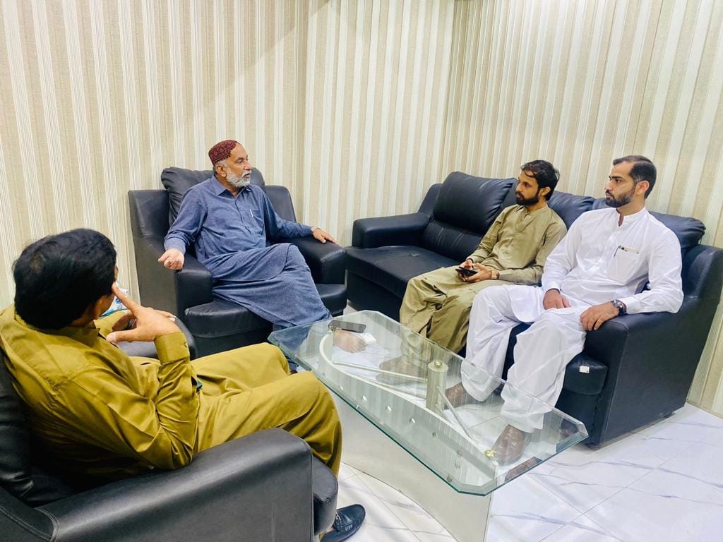 Dckofficial_'s tweet photo. ایڈمنسٹریٹر ضلع کونسل کراچی نور حسن جوکھیو علاقہ معززین سے عوامی۔ مسائل سن رہے ہیں
#Karachi #karachidevelopments #SindhGovt #Sindh https://t.co/pzMZp5nGGU