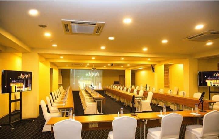 qweku_b's tweet photo. Are you looking for a conference room with ultra-modern amenities for your next meeting or presentation?
AH Hotel and Conference @AHHotelGh got you covered..
For more information, call 050 0016062 #AHhotel #Conference #Meetings #Presentations #Facilities #TranslationBooths https://t.co/9eJ6e3uXca