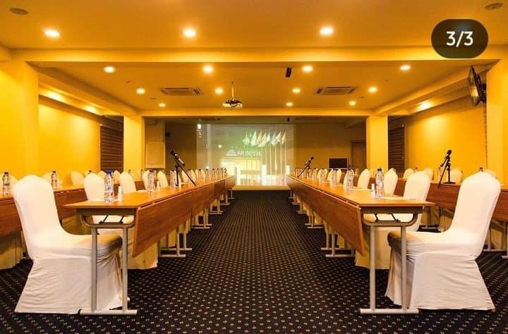 qweku_b's tweet photo. Are you looking for a conference room with ultra-modern amenities for your next meeting or presentation?
AH Hotel and Conference @AHHotelGh got you covered..
For more information, call 050 0016062 #AHhotel #Conference #Meetings #Presentations #Facilities #TranslationBooths https://t.co/9eJ6e3uXca